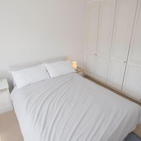 Secluded Central 2 Bed Flat ستارتفورد أبون آفون المظهر الخارجي الصورة